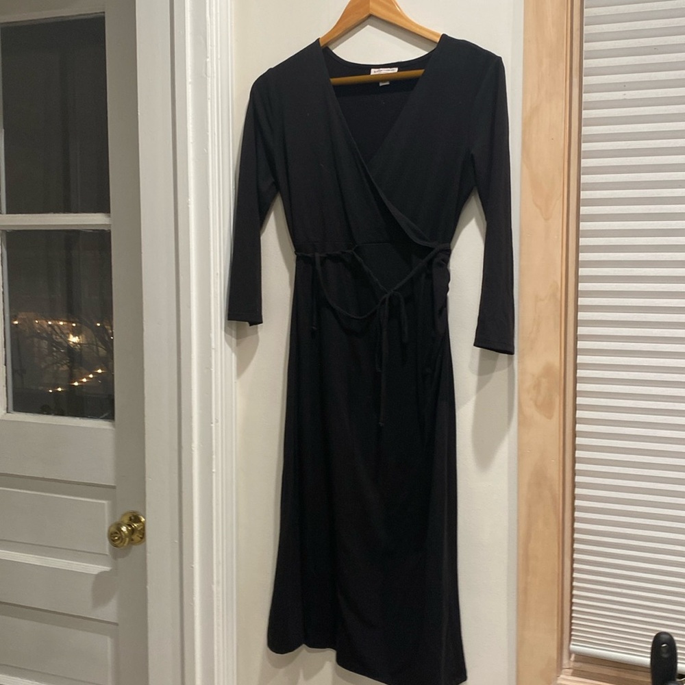 Maternity long sleeve black dress